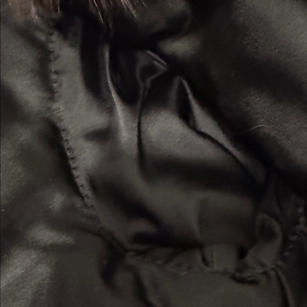 Luxurious SAGA Fox Fur Coat - Picture 12 of 17